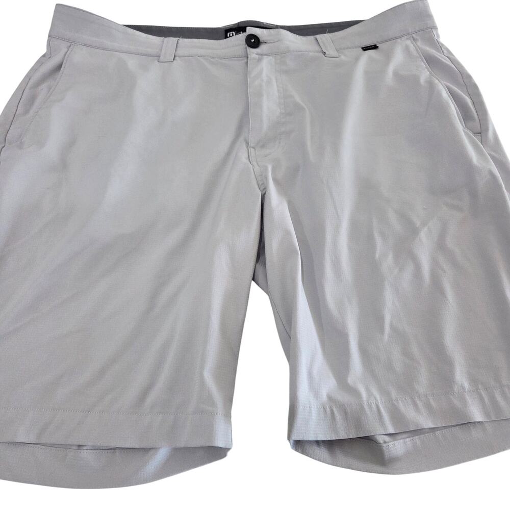 Men's Travis Mathew Shorts, Size 38